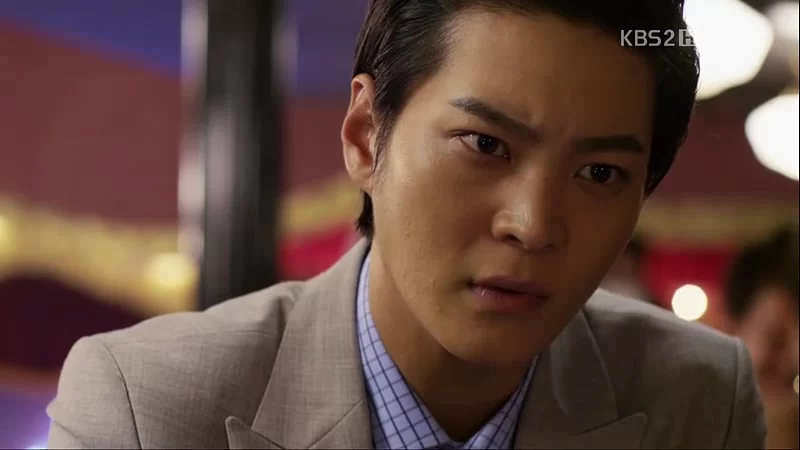 Мститель в маске 13 серия