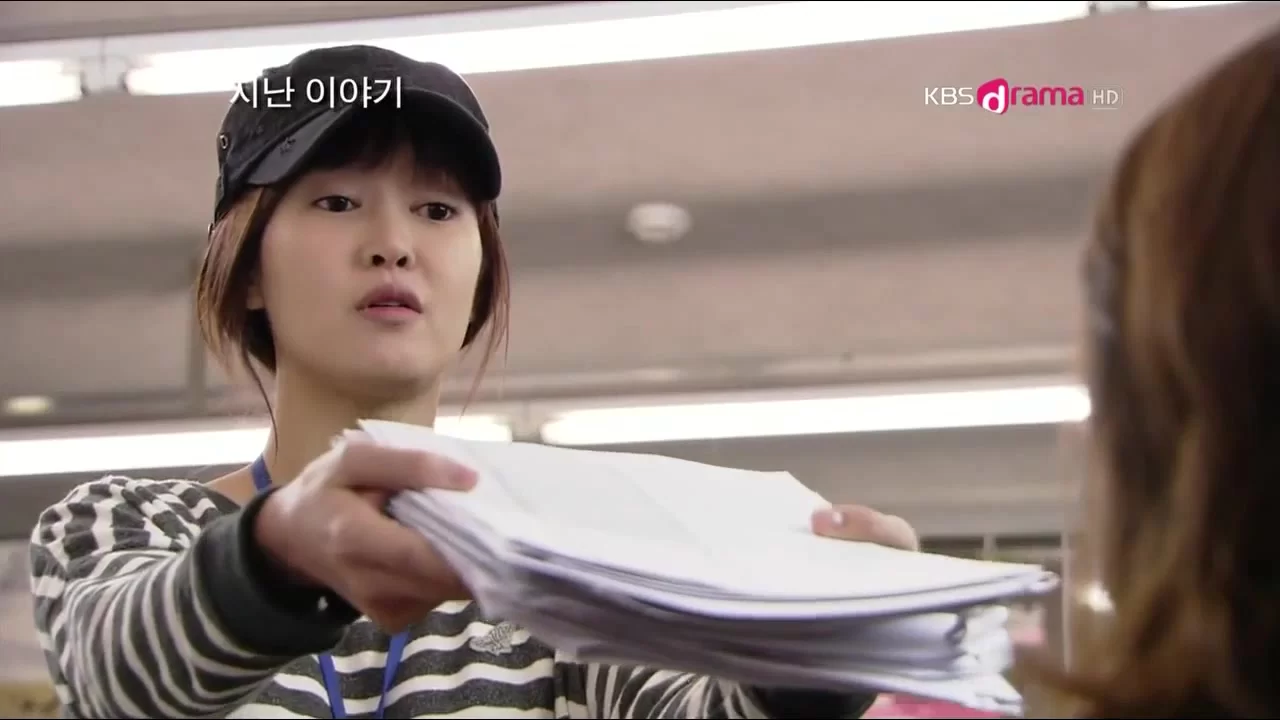 Да она чокнутая! (2012) 2 серия