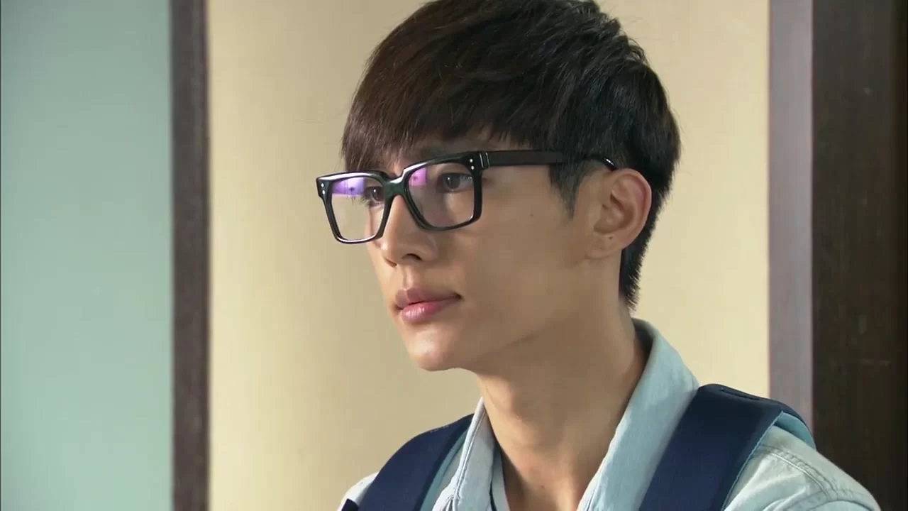 Влюбись в меня 10 серия