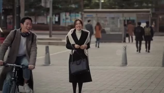 Красивая сестра, которая покупает мне еду 2 серия