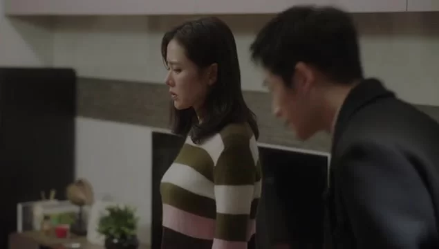 Красивая сестра, которая покупает мне еду 3 серия