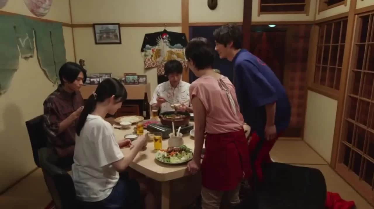 Камен Райдер Ревайс 1 серия