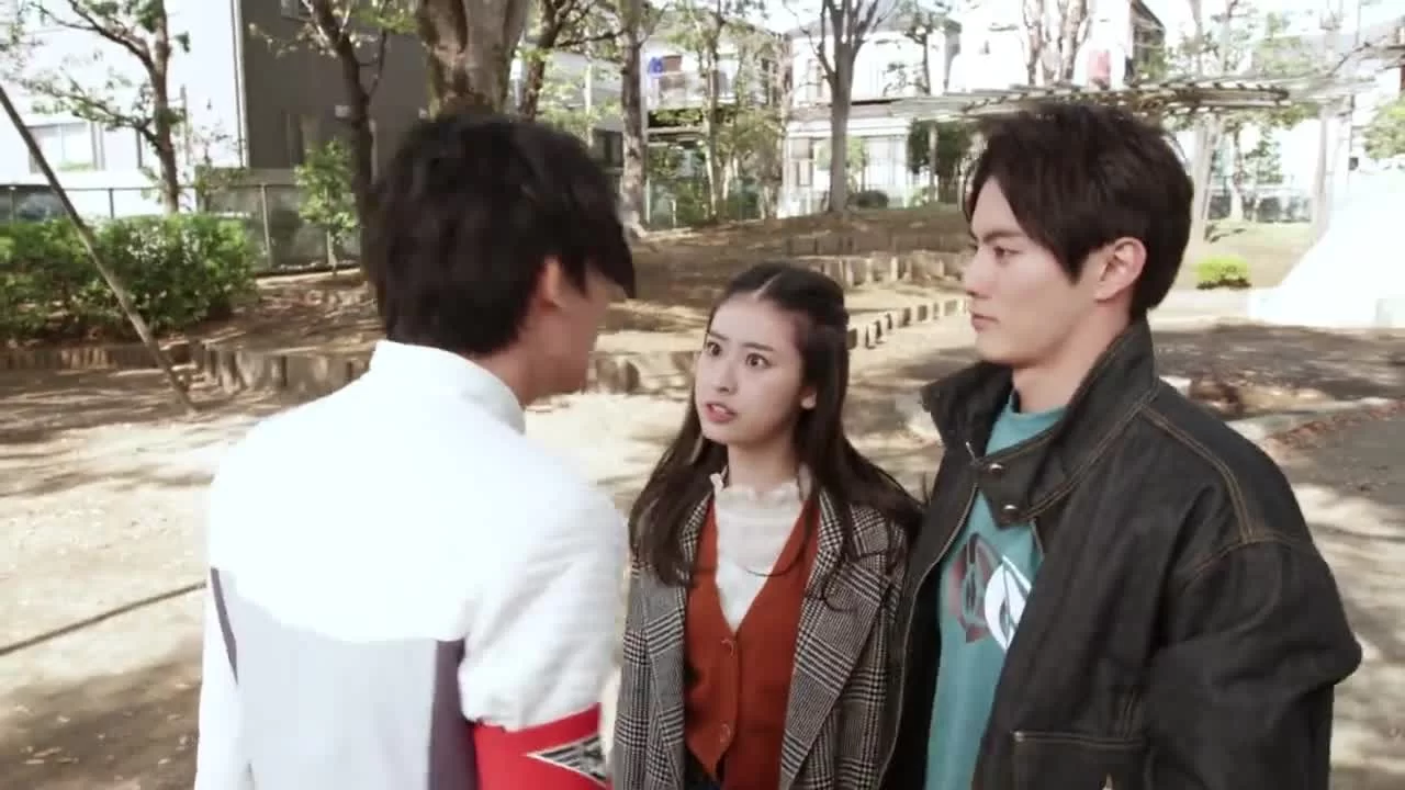 Камен Райдер Ревайс 15 серия