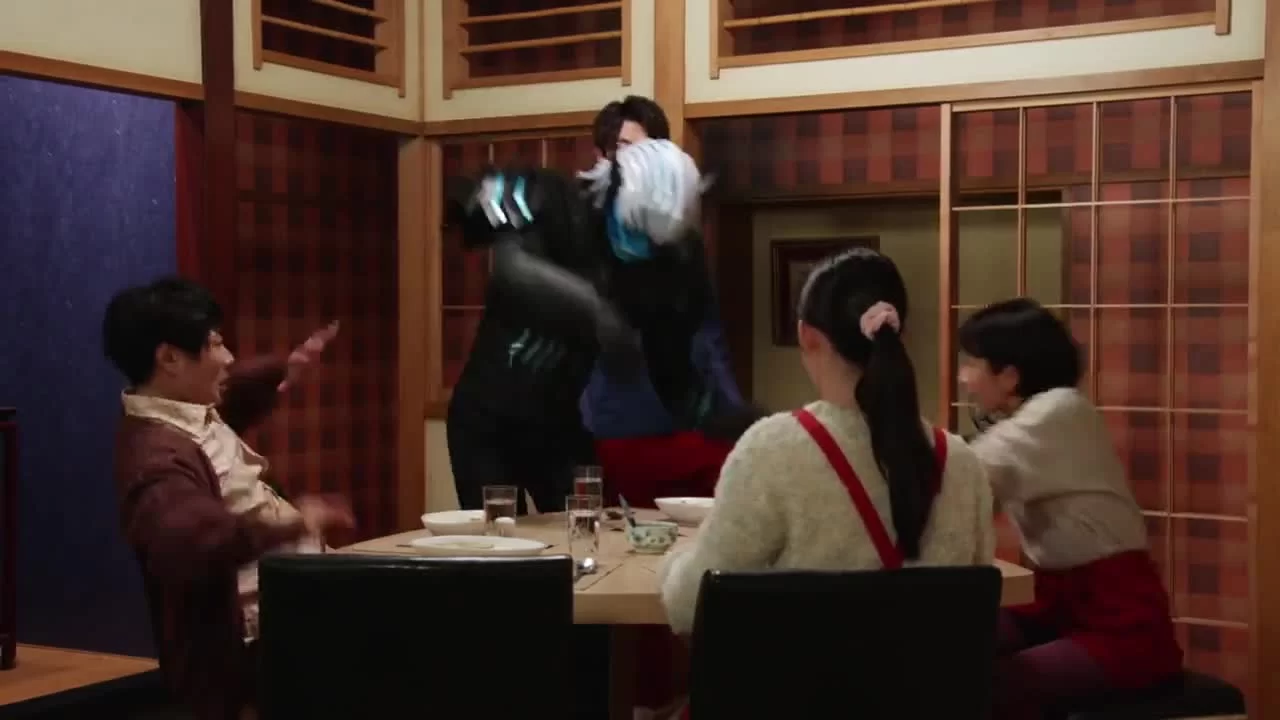 Камен Райдер Ревайс 19 серия