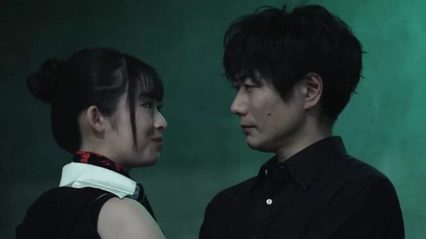 Камен Райдер Ревайс 32 серия