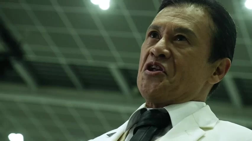 Камен Райдер Ревайс 35 серия