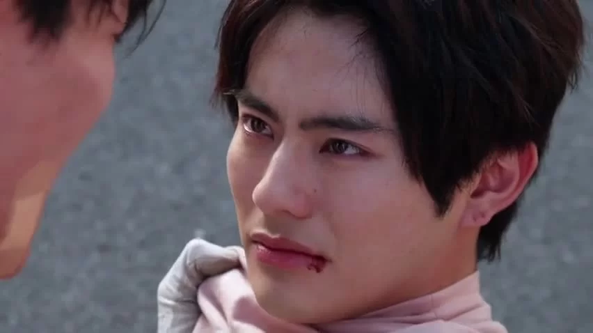 Камен Райдер Ревайс (2021) 38 серия