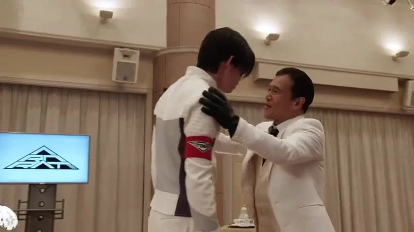 Камен Райдер Ревайс (2021) 41 серия