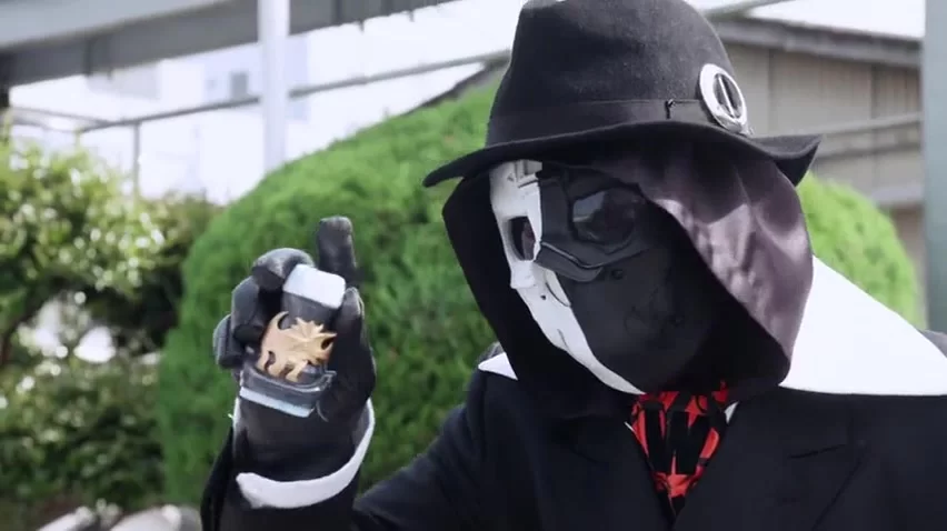 Камен Райдер Ревайс 42 серия