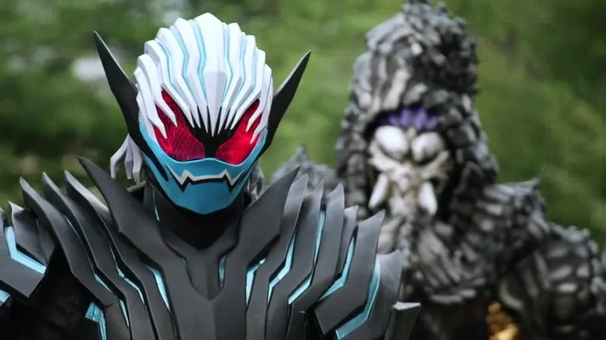 Камен Райдер Ревайс 46 серия