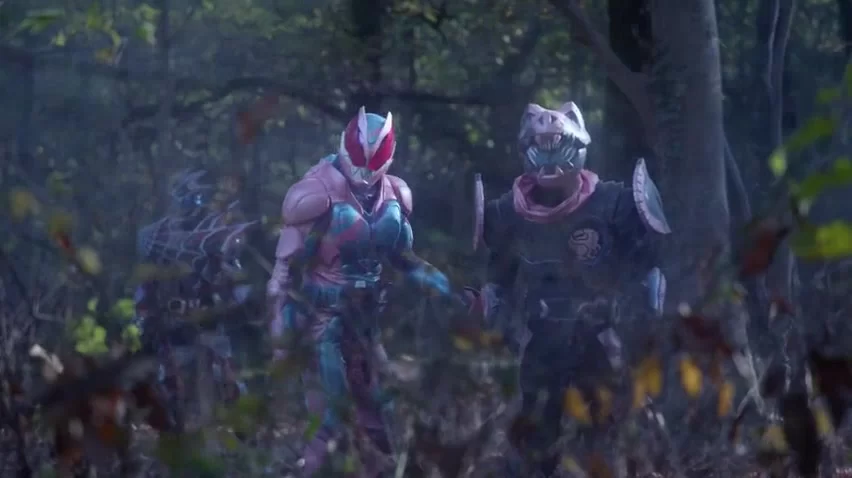 Наездник в маске Ревайс: Тайна 1 серия