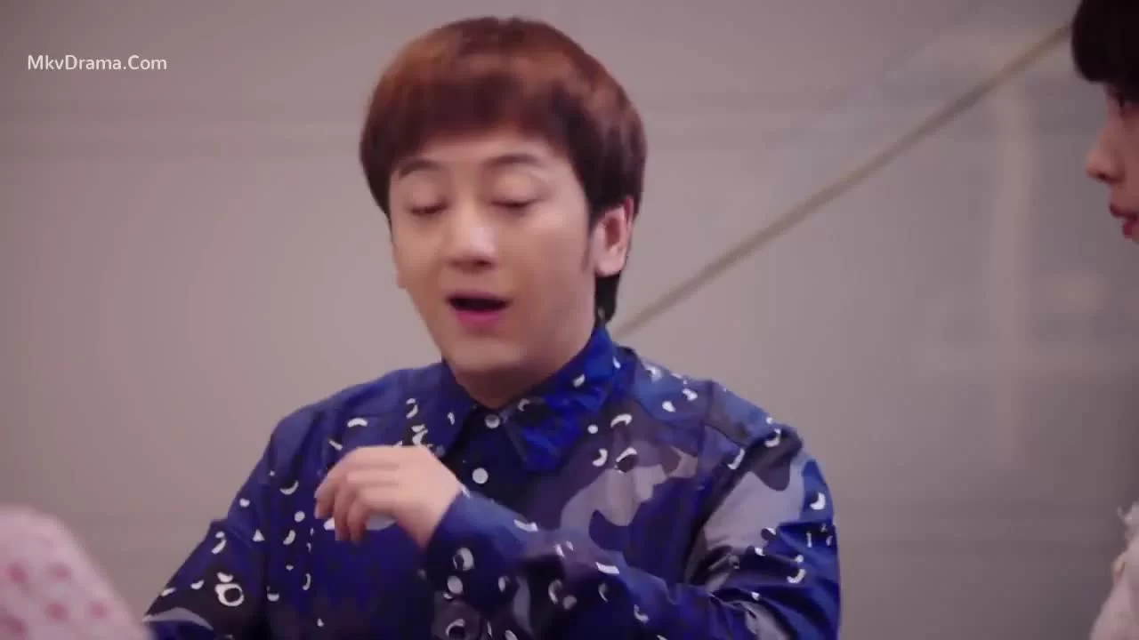 Ассистент Суперзвезды 6 серия