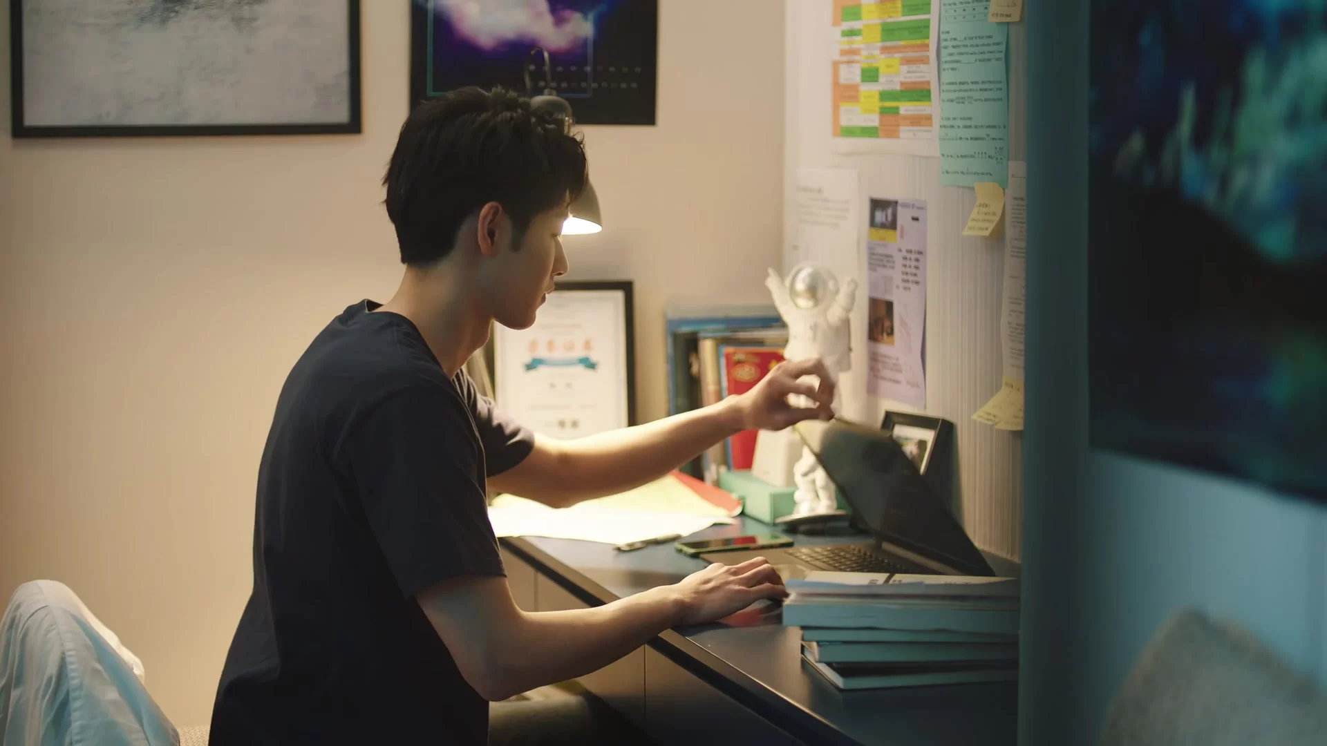 Он, что из далёкого далёка 17 серия