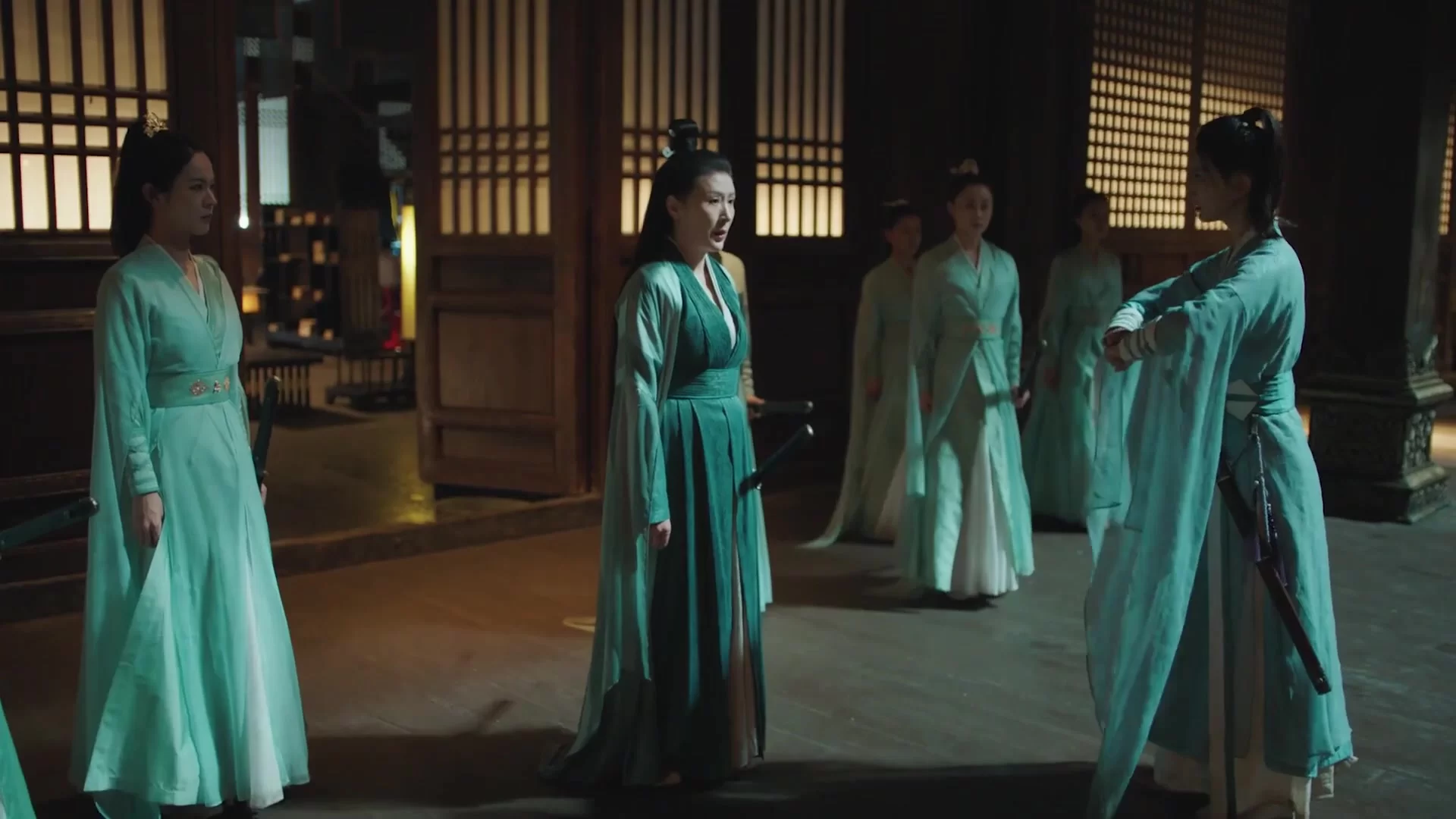 Песнь о тёмном городе (2023) 1 серия