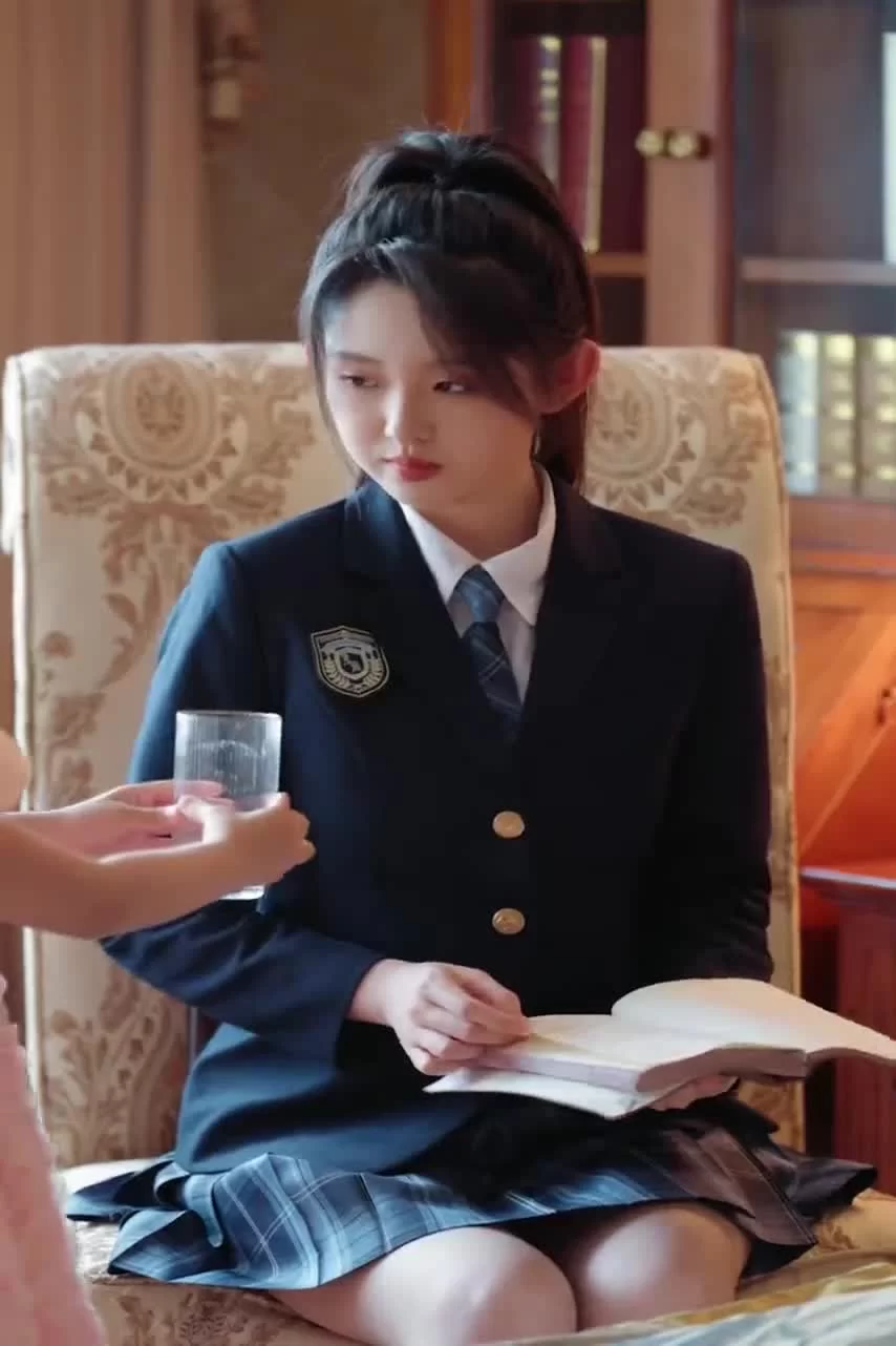 18-летняя прабабушка наводит порядок в семье 10 серия