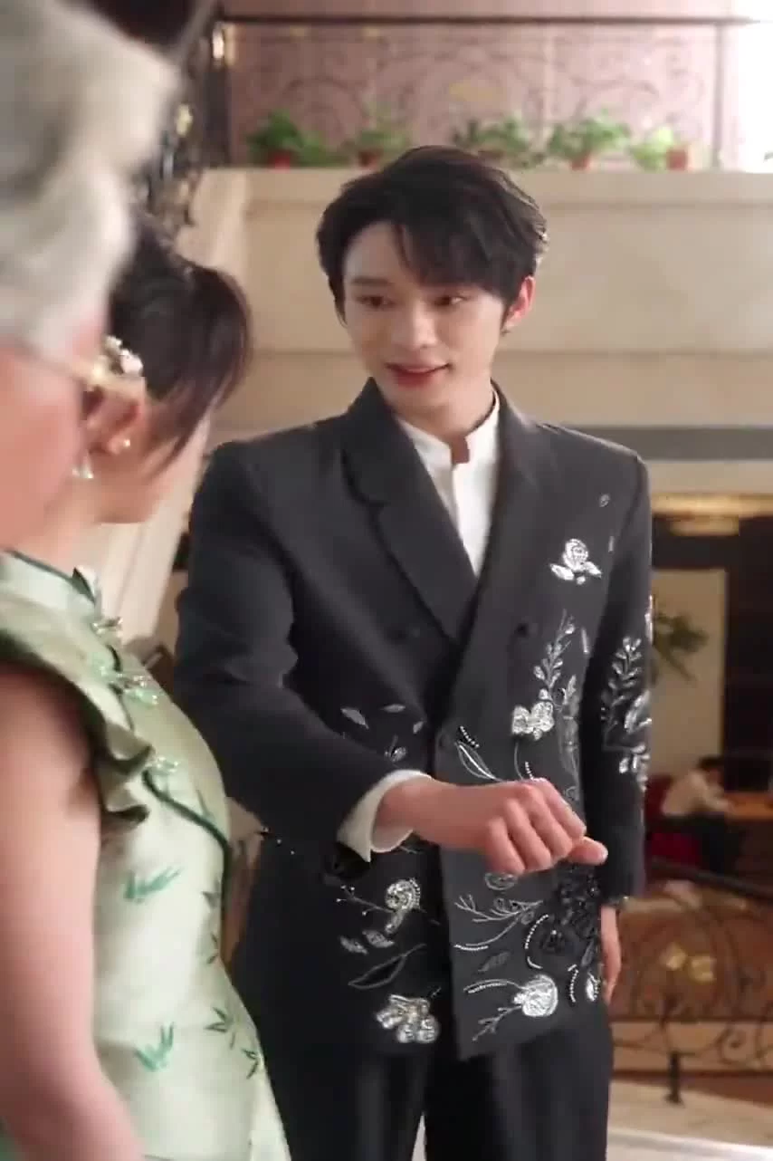 18-летняя прабабушка наводит порядок в семье 50 серия