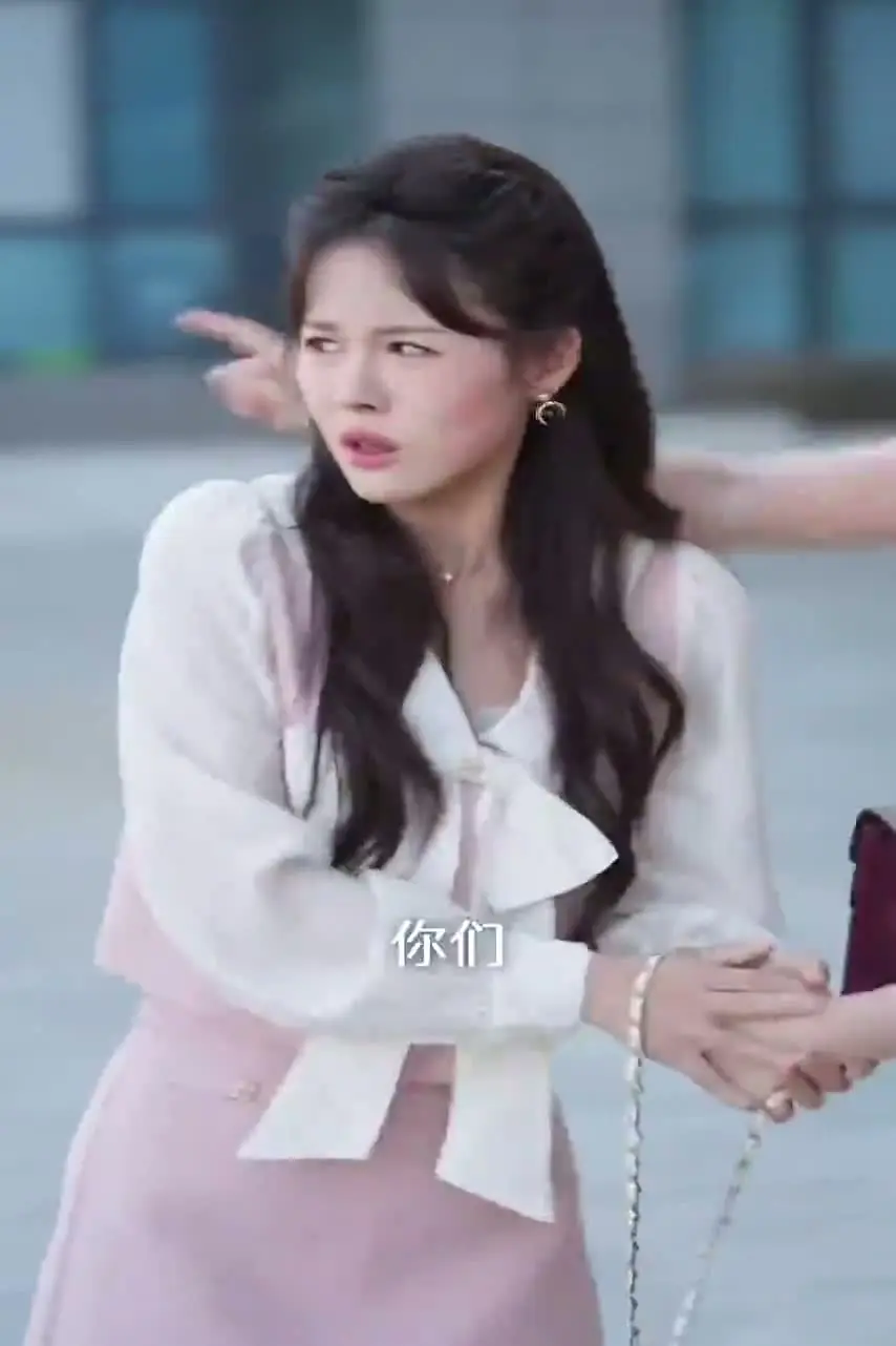 18-летняя прабабушка наводит порядок в семье 97 серия